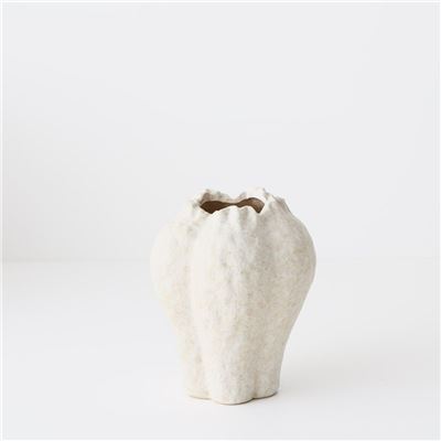 Nagio Vase 19cmh x 15cmd Eggshell