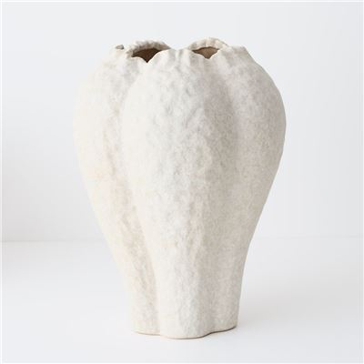 Nagio Vase 40cmh x 29cmd – Eggshell